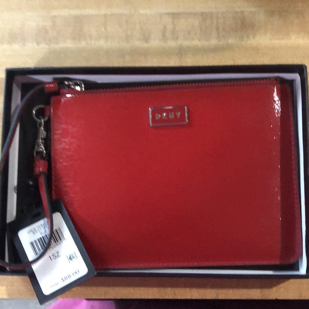 NWT DKNY GIGI- Wristlet